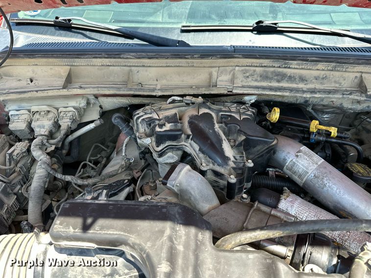 image for item MB9741 2016 Ford F450 Super Duty  Crew Cab flatbed truck