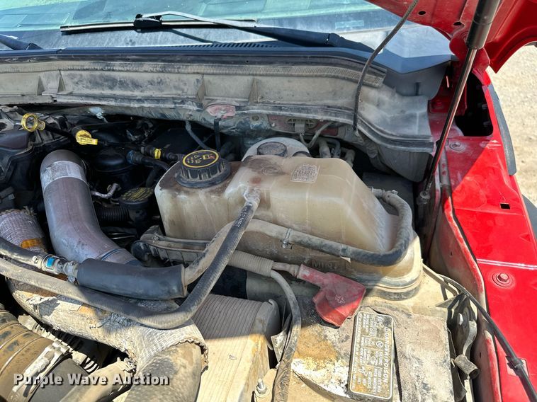 image for item MB9741 2016 Ford F450 Super Duty  Crew Cab flatbed truck