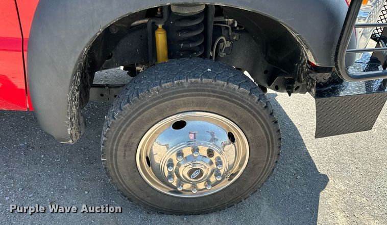 image for item MB9741 2016 Ford F450 Super Duty  Crew Cab flatbed truck