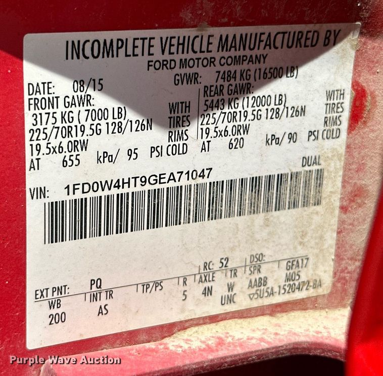 image for item MB9741 2016 Ford F450 Super Duty  Crew Cab flatbed truck