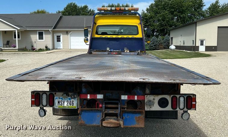 image for item MD9000 2006 Freightliner Business Class M2 106  rollback truck