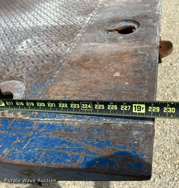 image for item MD9000 2006 Freightliner Business Class M2 106  rollback truck