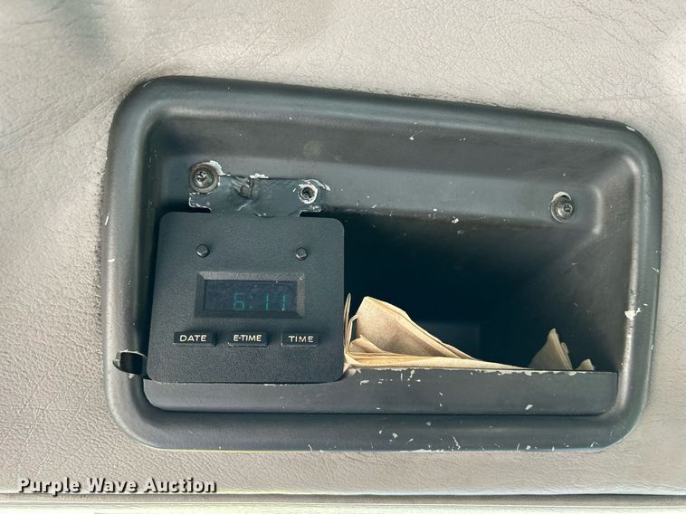 image for item MD9000 2006 Freightliner Business Class M2 106  rollback truck