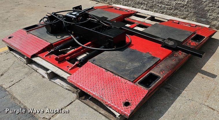 image for item MD9896 Wheeltronic LTD TC25-10  automotive lift