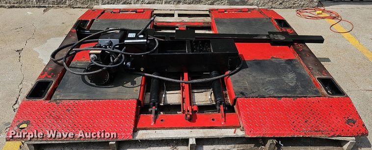 image for item MD9896 Wheeltronic LTD TC25-10  automotive lift