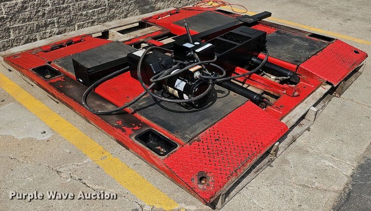 image for item MD9896 Wheeltronic LTD TC25-10  automotive lift