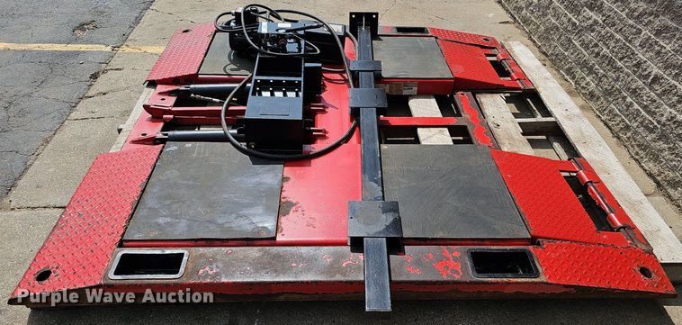 image for item MD9896 Wheeltronic LTD TC25-10  automotive lift