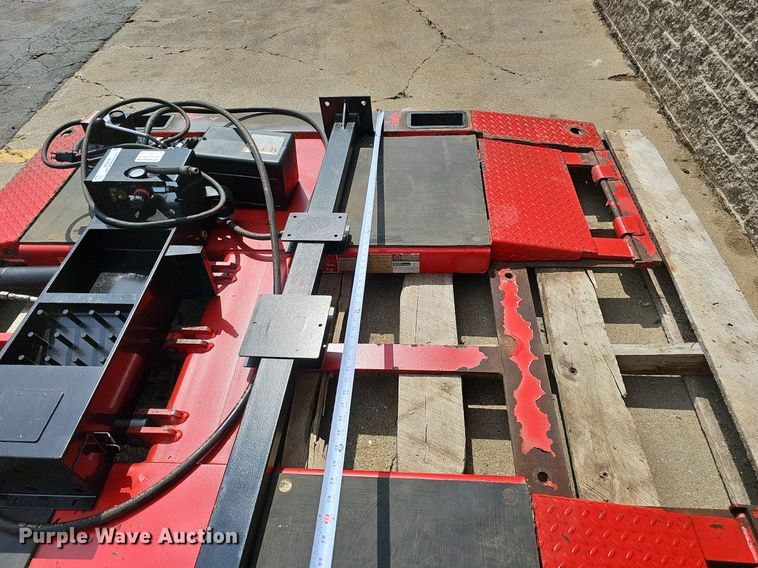 image for item MD9896 Wheeltronic LTD TC25-10  automotive lift