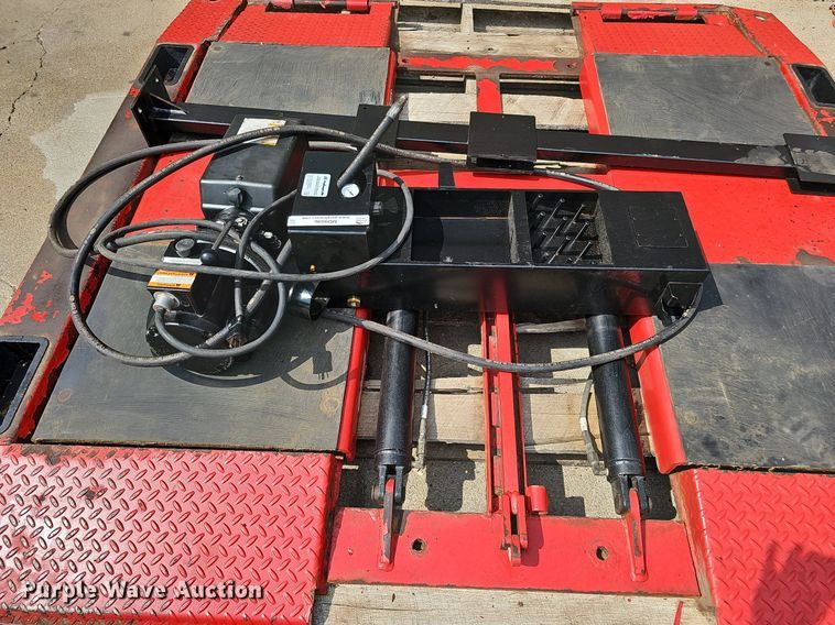 image for item MD9896 Wheeltronic LTD TC25-10  automotive lift