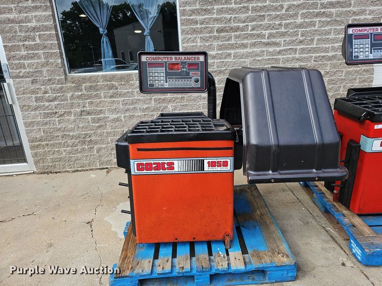 image for item MD9900 (2) Tire balancers