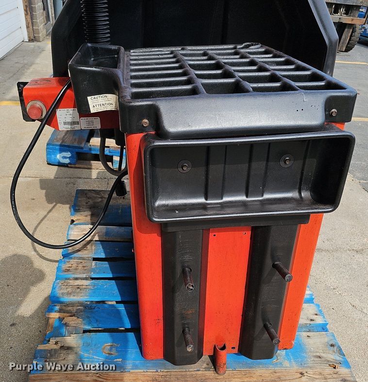 image for item MD9900 (2) Tire balancers