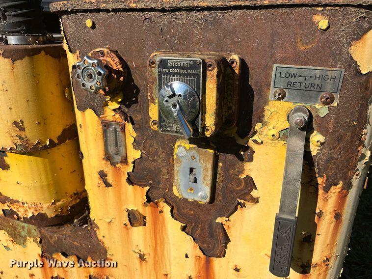 image for item MG9345 Concrete cylinder testing machine