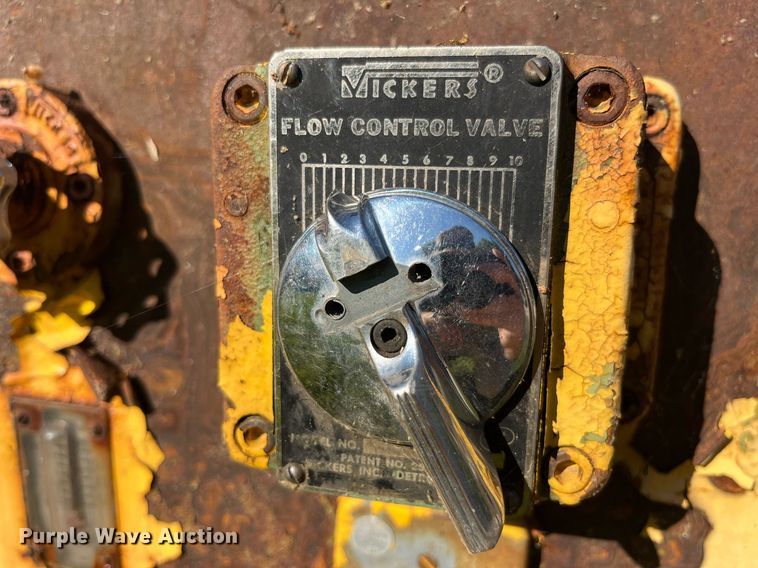 image for item MG9345 Concrete cylinder testing machine