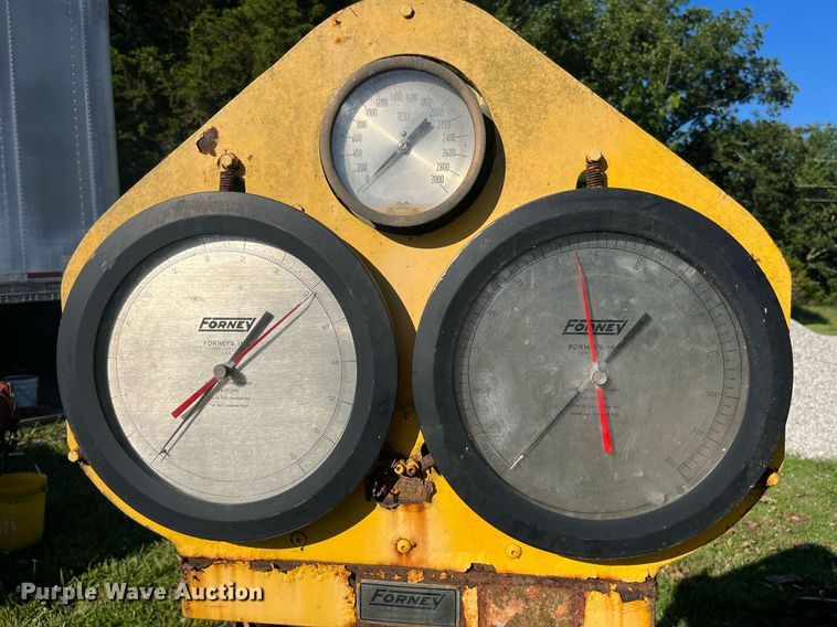 image for item MG9345 Concrete cylinder testing machine