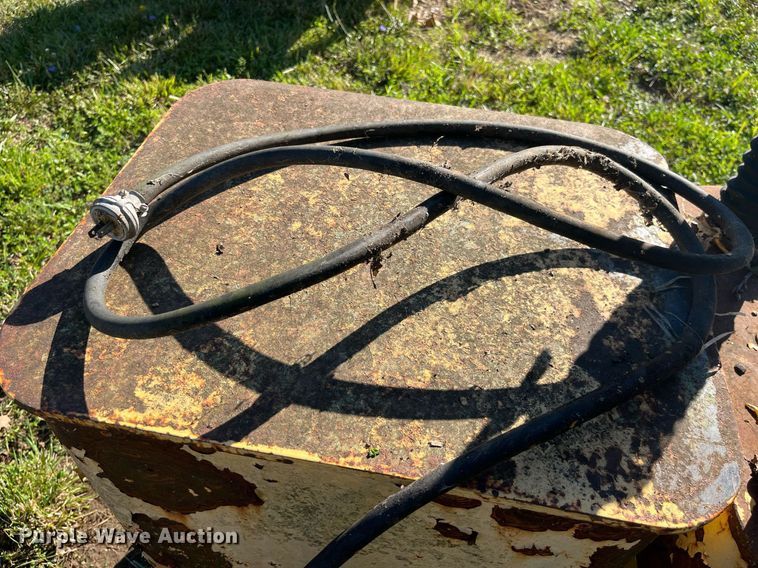 image for item MG9345 Concrete cylinder testing machine