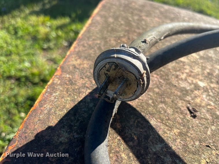 image for item MG9345 Concrete cylinder testing machine