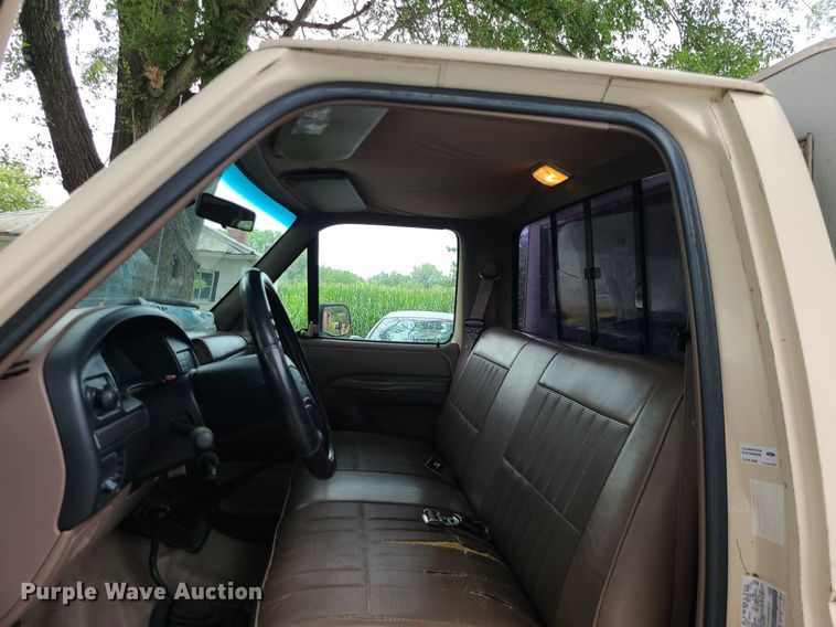 image for item MG9540 1993 Ford F150  pickup truck