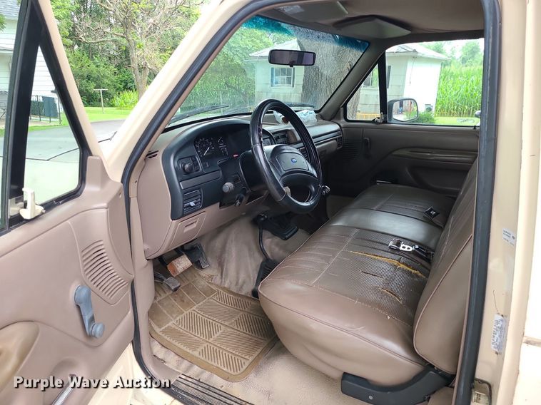 image for item MG9540 1993 Ford F150  pickup truck