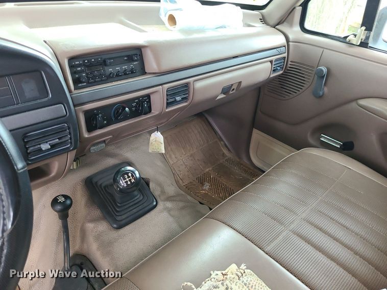 image for item MG9540 1993 Ford F150  pickup truck