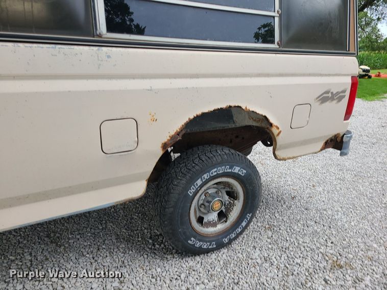 image for item MG9540 1993 Ford F150  pickup truck