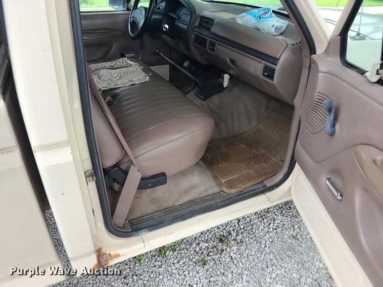 image for item MG9540 1993 Ford F150  pickup truck