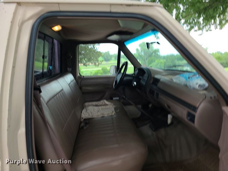 image for item MG9540 1993 Ford F150  pickup truck