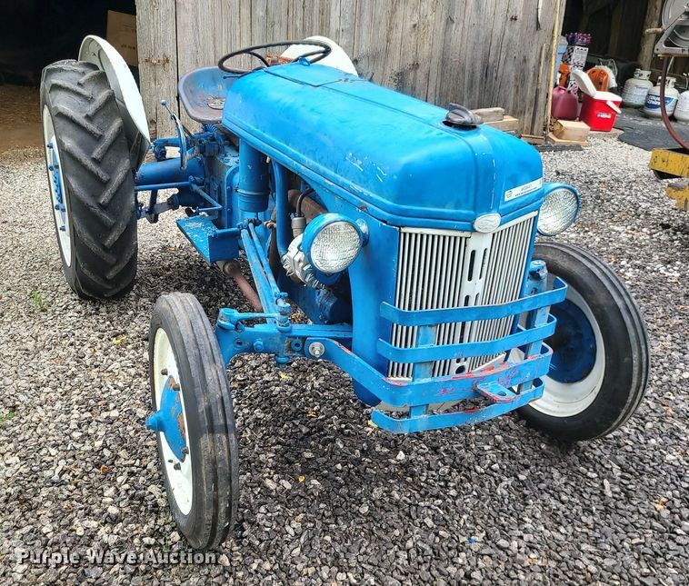 image for item MG9541 Ford 8N  tractor