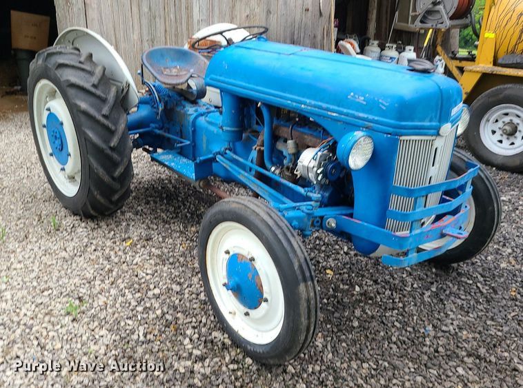 image for item MG9541 Ford 8N  tractor