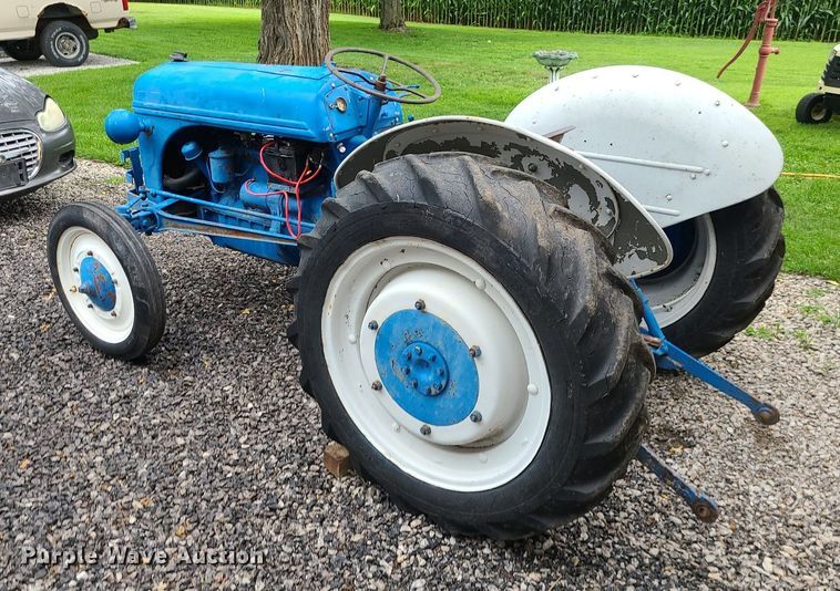 image for item MG9541 Ford 8N  tractor
