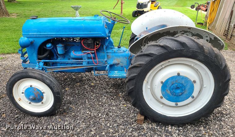 image for item MG9541 Ford 8N  tractor