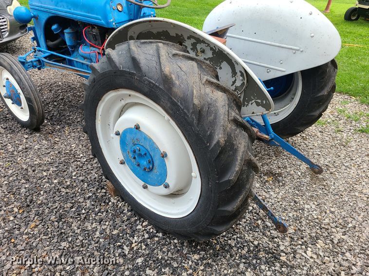 image for item MG9541 Ford 8N  tractor