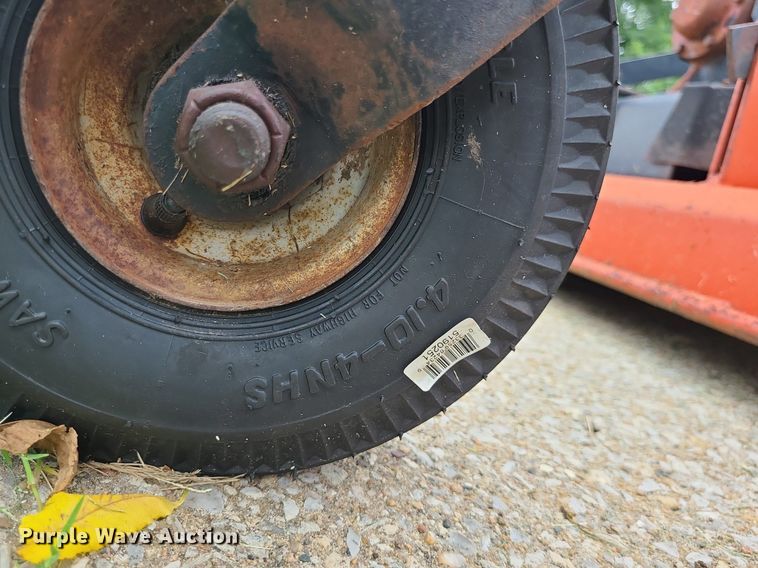 image for item MG9542 (2) pieces of ag equipment