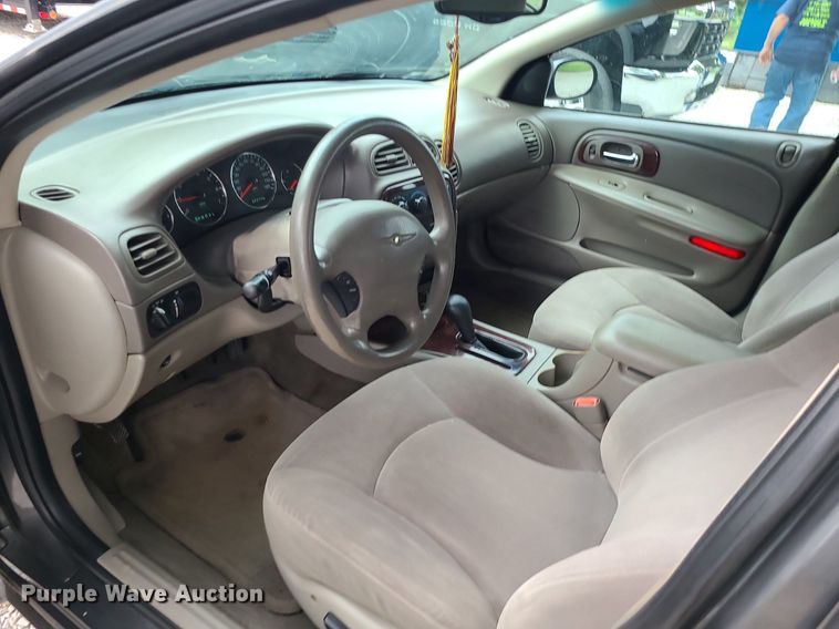 image for item MG9545 2004 Chrysler Concorde