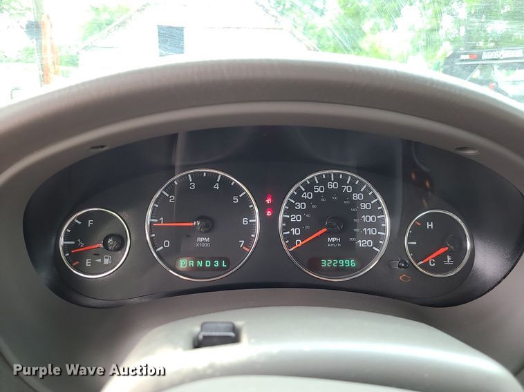 image for item MG9545 2004 Chrysler Concorde