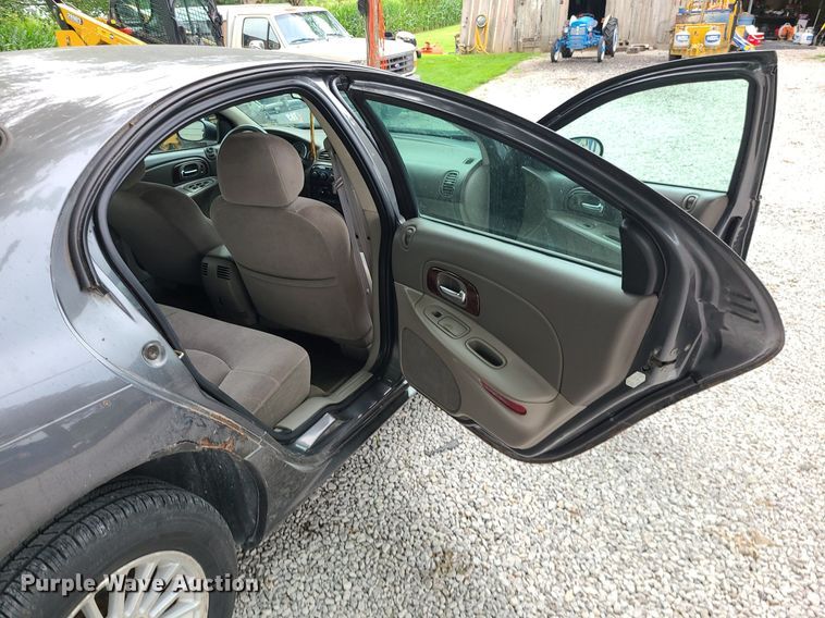 image for item MG9545 2004 Chrysler Concorde