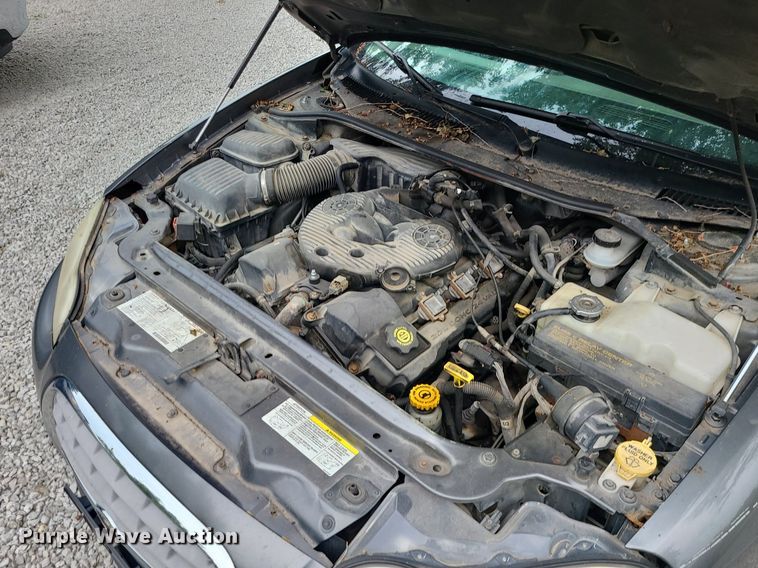 image for item MG9545 2004 Chrysler Concorde