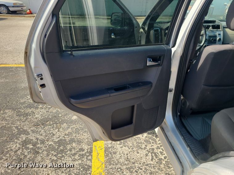 image for item MG9607 2008 Mercury Mariner  SUV