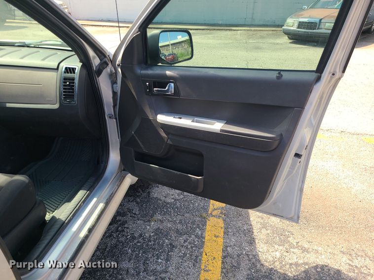 image for item MG9607 2008 Mercury Mariner  SUV