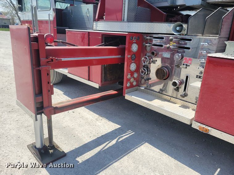 image for item MO9718 1984 Sutphen TS-1004  aerial platform fire truck