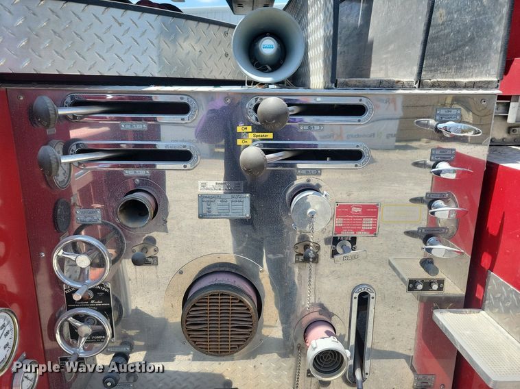 image for item MO9718 1984 Sutphen TS-1004  aerial platform fire truck