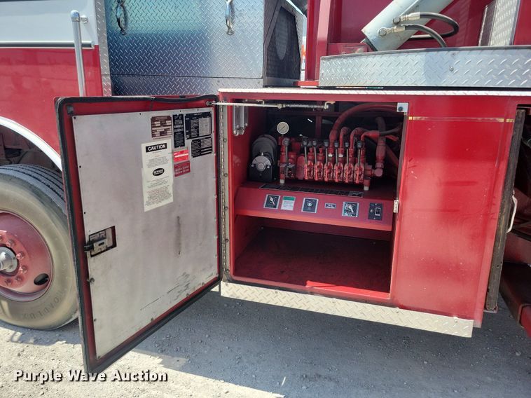 image for item MO9718 1984 Sutphen TS-1004  aerial platform fire truck