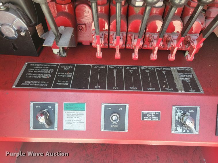 image for item MO9718 1984 Sutphen TS-1004  aerial platform fire truck