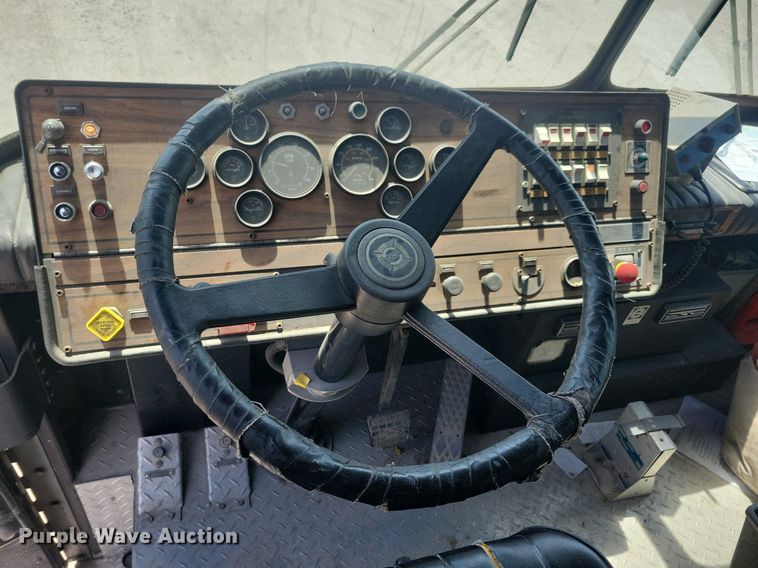 image for item MO9718 1984 Sutphen TS-1004  aerial platform fire truck