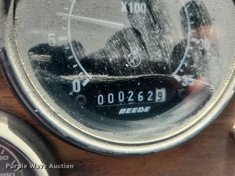 image for item MO9718 1984 Sutphen TS-1004  aerial platform fire truck