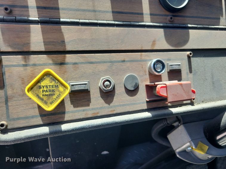 image for item MO9718 1984 Sutphen TS-1004  aerial platform fire truck