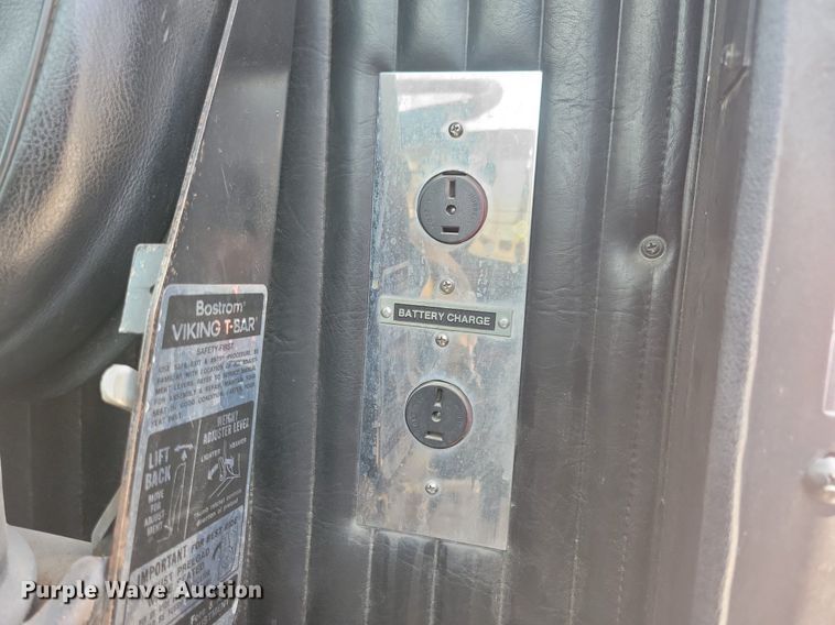 image for item MO9718 1984 Sutphen TS-1004  aerial platform fire truck