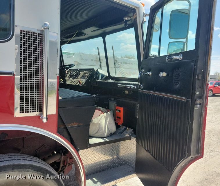 image for item MO9718 1984 Sutphen TS-1004  aerial platform fire truck