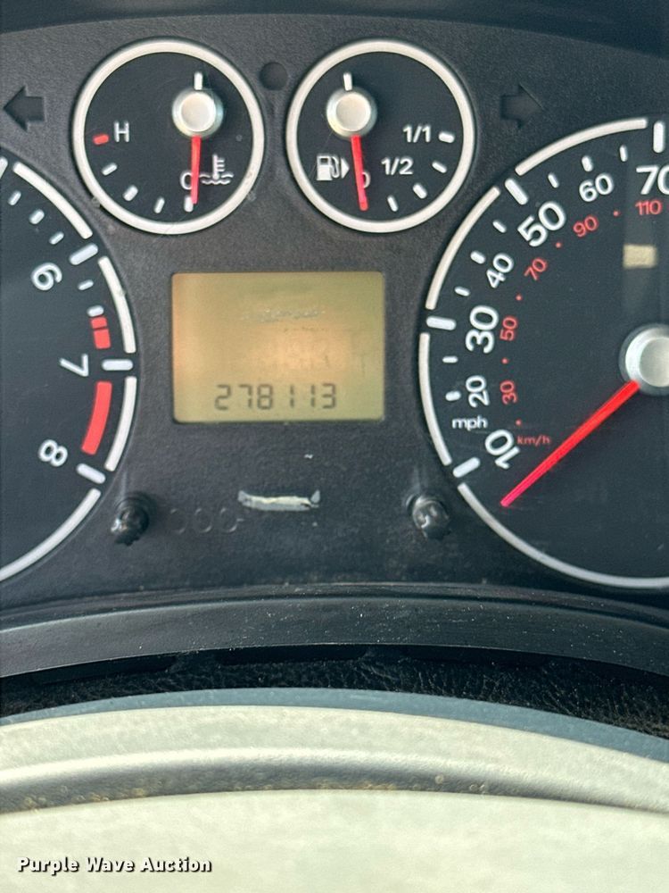 image for item MQ9296 2010 Ford Transit Connect  van