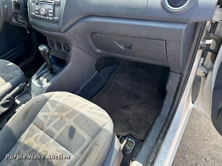 image for item MQ9296 2010 Ford Transit Connect  van