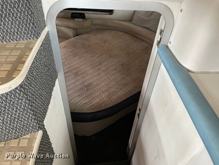 image for item MR9076 1989 Wellcraft  boat